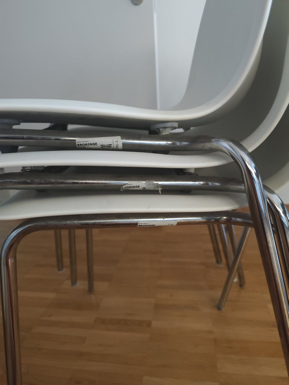 Ikea Stühle: Stapelstühle weiss Metallgestell 4 Stck – Gebraucht aus Zürich von Jana_F 6