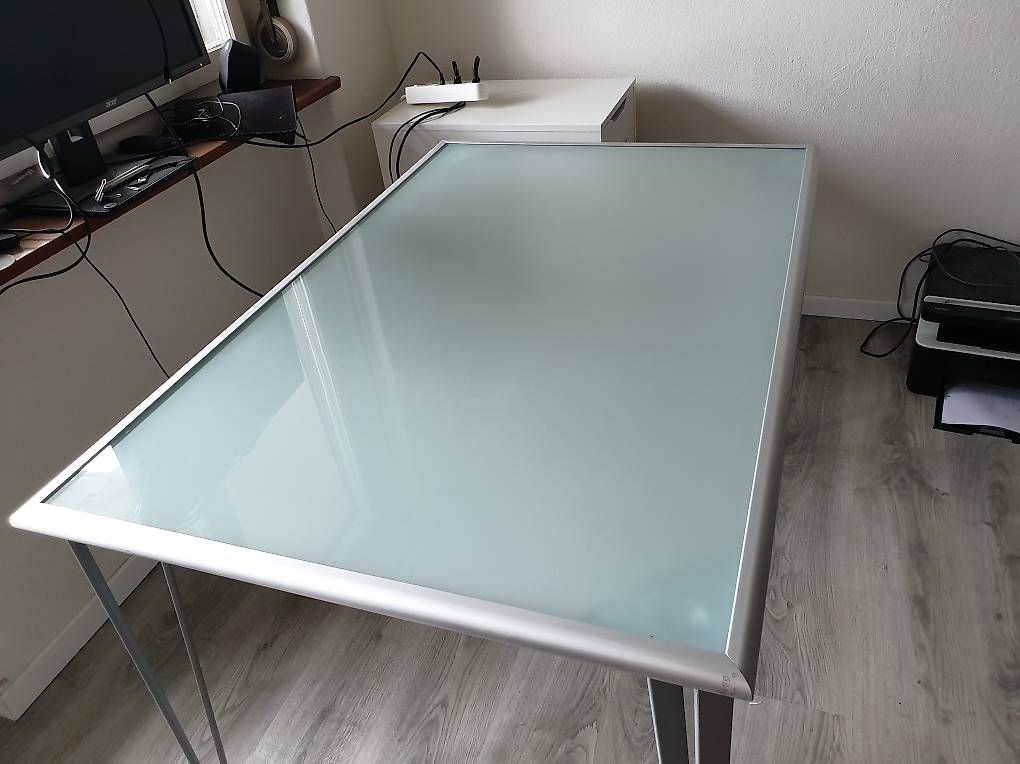 Scrivanie: IKEA VIKA LAURI Glastisch / Schreibtisch – Usato da Zürich venduto da Simon_75s6 1