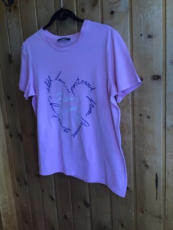 T-Shirt rosa Grösse L mit Herzprint neu