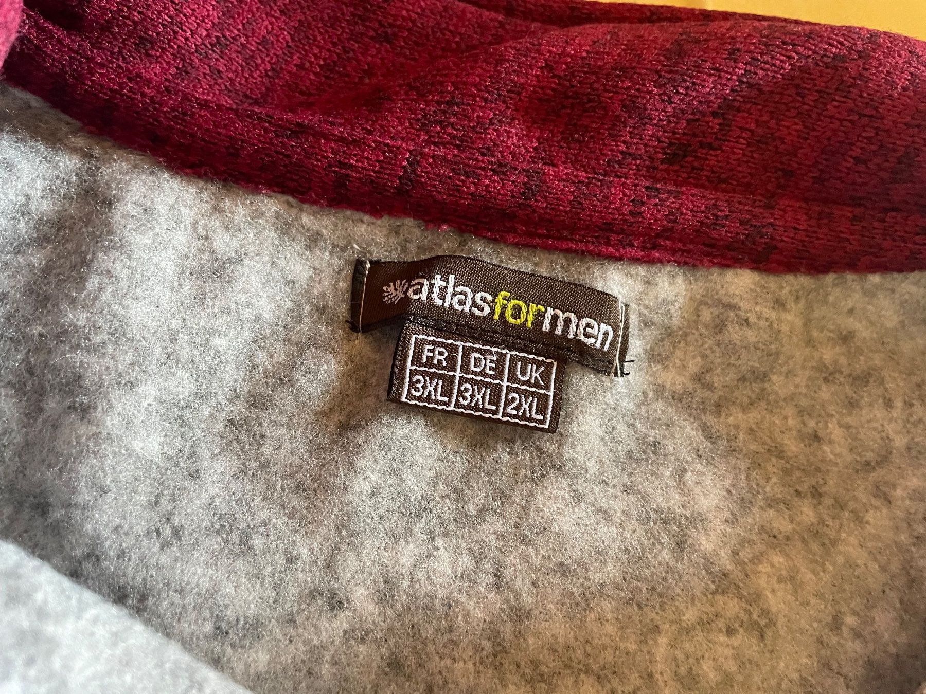 Lotti di vestiti: 2 Pullower - unisex, eine Damen-Strickjacke. Ungetragen. – Usato da Biberist venduto da LASCHINDELEGI 5