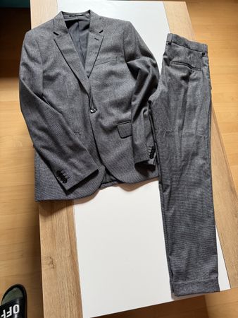 Komplette männer Anzug H&M Jacke grösse S, Hosen 44