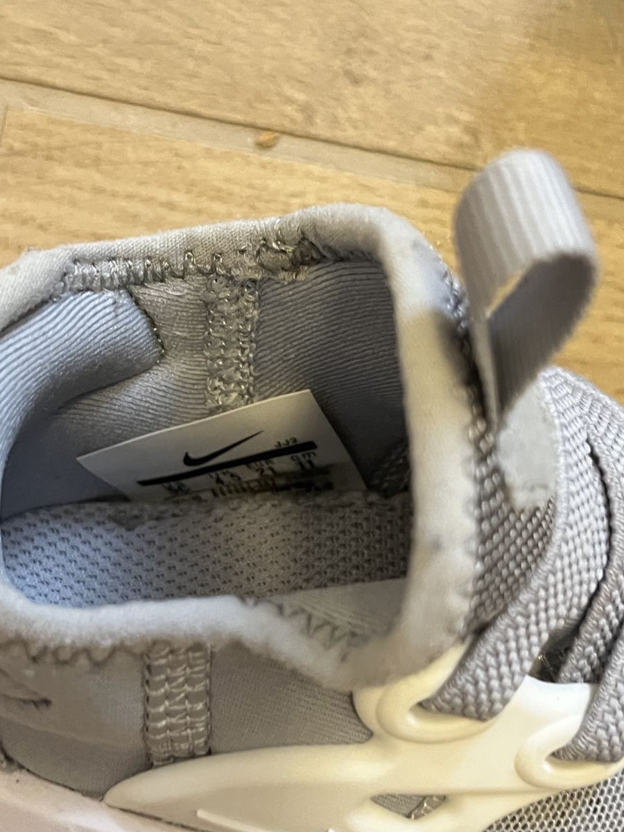 Nike Chaussures garçon: Baskets Nike taille 21 – D'occasion à Travers par adr_qyj5 2