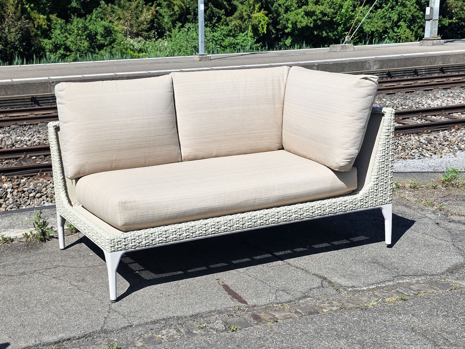Dedon Divani: Dedon Gartensofa - sehr guter Zustand - Ref 05/59 – Usato da Au ZH venduto da BrockiAu