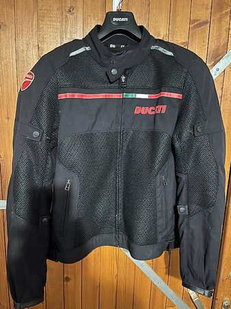 Ducati Sommer-Motorradjacke mit herausnehmbarem Windstopper