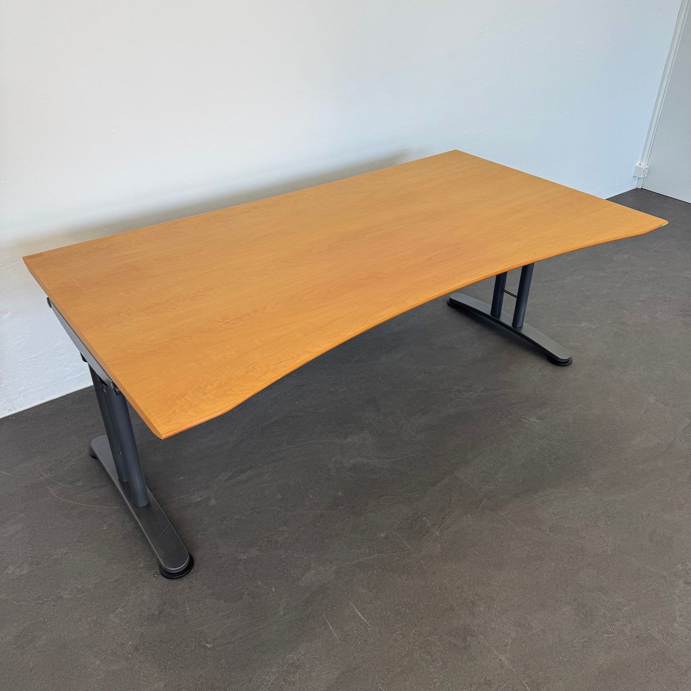 Scrivanie: Ergodata System Desk Schreibtisch Cosinus – Usato da Schönenwerd venduto da mcofficeshop 1