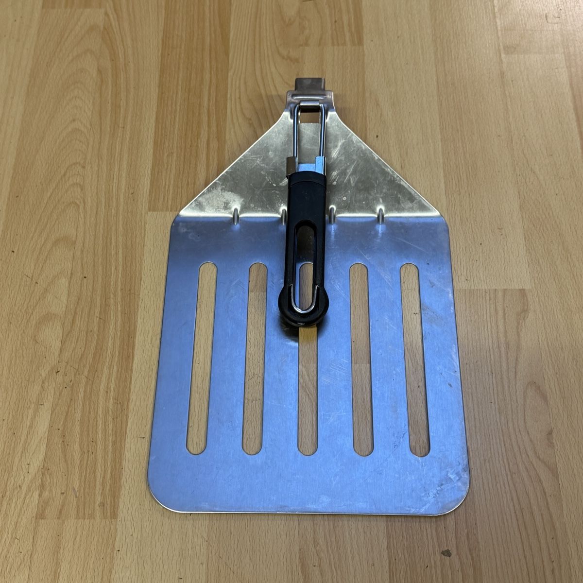 Küchengeräte: Gasmate Pizzaschauffel klappbar mit Griff – Gebraucht aus Thun von BanjoDan 1