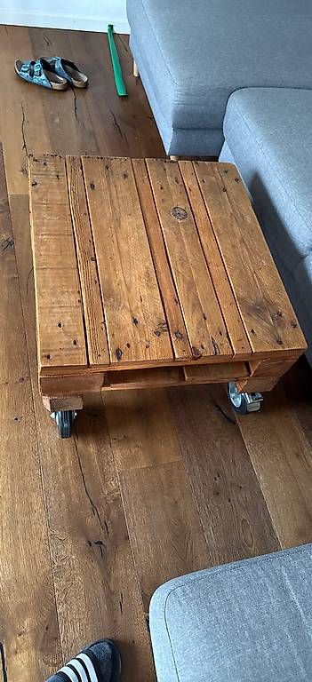 Tables: Selber gebautes Tischchen – D'occasion à Buhwil par Knuddelber