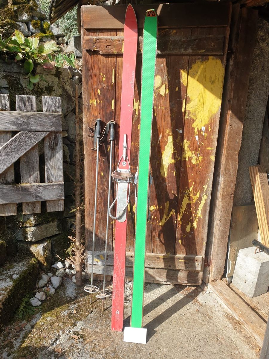 Sci: Antike Skier – Difettoso da Oberurnen venduto da red_5myh