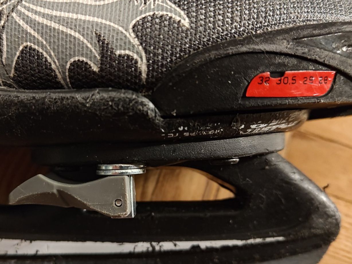 Schlittschuhe: Kinderschlittschuh – Gebraucht aus Hinwil von grb02 4