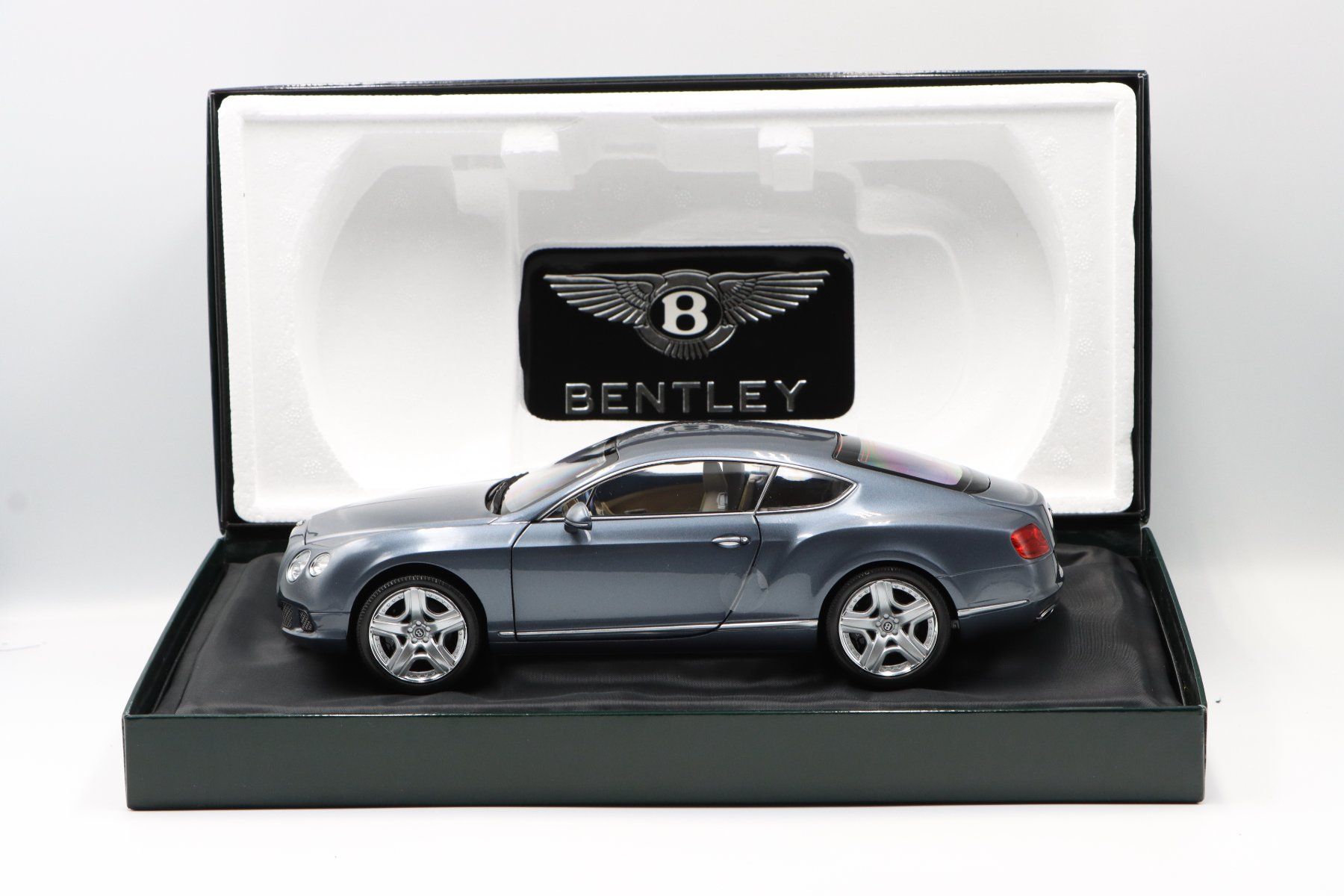 Bentley Modellautos: Bentley Continental GT 2011 1:18 Minichamps – Neu und originalverpackt aus Bühl b.Aarberg von modelldiecast