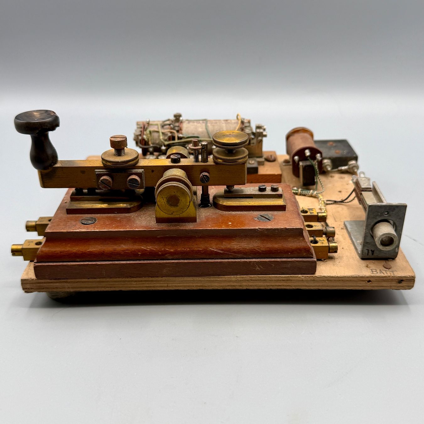 Telefone: Antiker Morsetelegraph – Gebraucht aus Ueberstorf von Brocandi 1