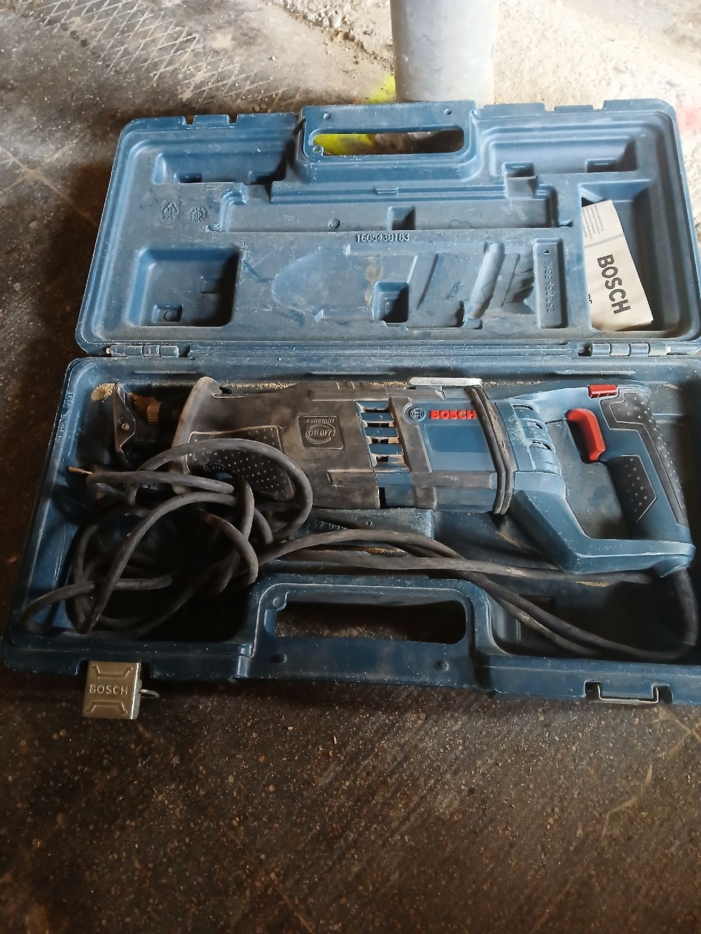 Scies: Bosch säbelsäge – Défectueux à Nottwil par Samantha033