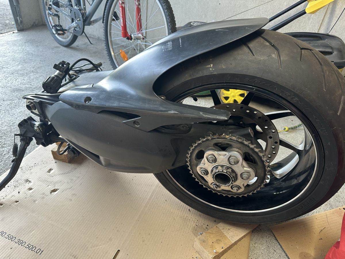 Ducati Tutti i ricambio per moto: Einarmschwinge Ducati Diavel 1200 – Usato da Wohlen AG venduto da Turiddus 2
