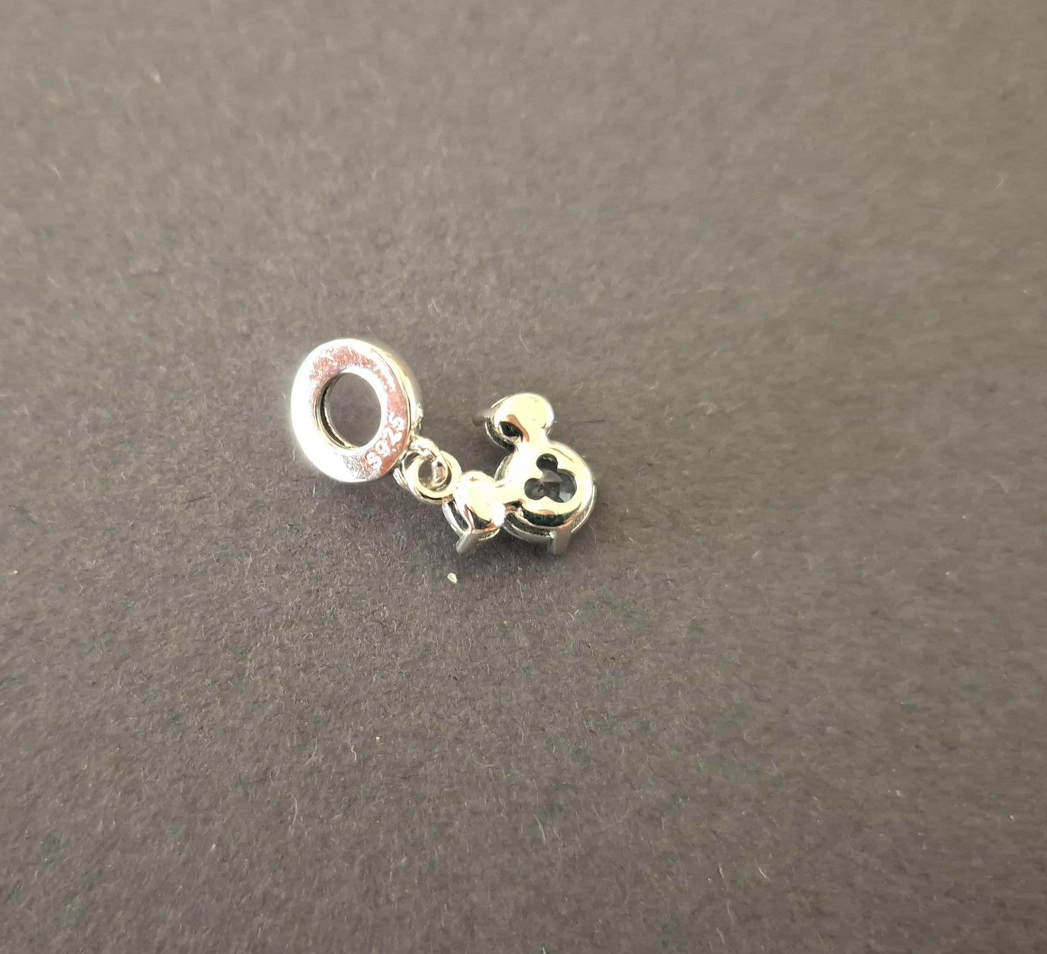 Ciondoli: Charm Disney +Garantie – Nuovo (secondo la descrizione) da Rotkreuz venduto da Carbone_Bijou-Shop 1