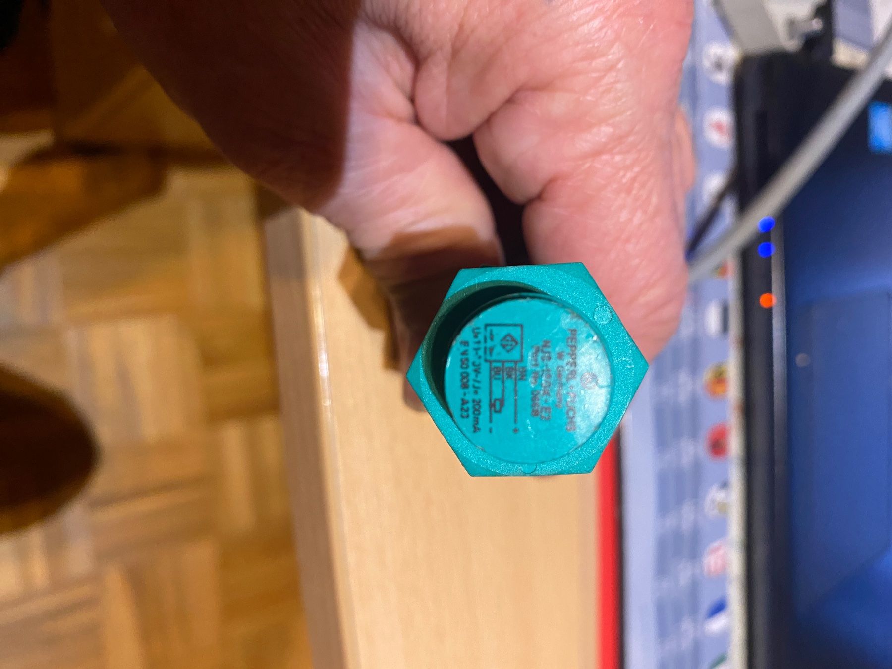 Componenti elettronici: Induktiver Sensor Pepperl+Fuchs, fast neuwertig – Usato da Brislach venduto da hueg54 3