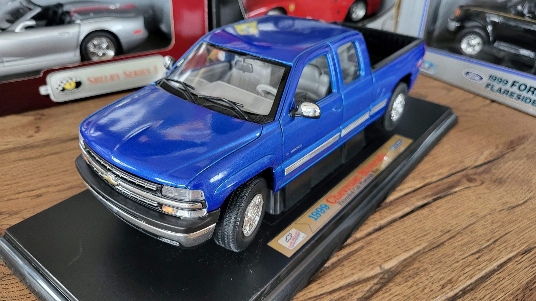 Welly Modellini d'auto: Chevrolet Silverado 1999 1:18 Welly – Usato da Rothrist venduto da Juana5 1
