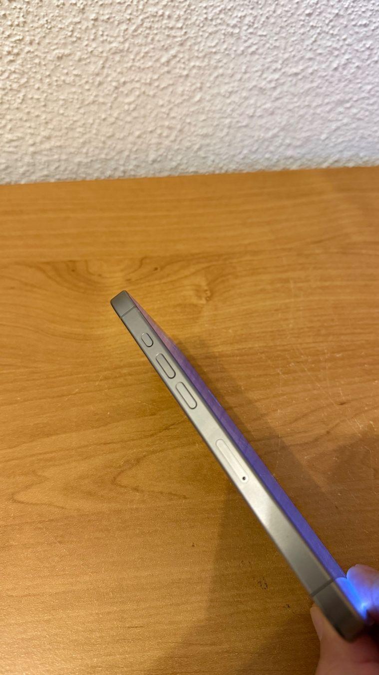 Apple Telefoni cellulari / Smartphones: Apple Iphone 15 Pro 256GB – Usato da Bonstetten venduto da Ugak1 5