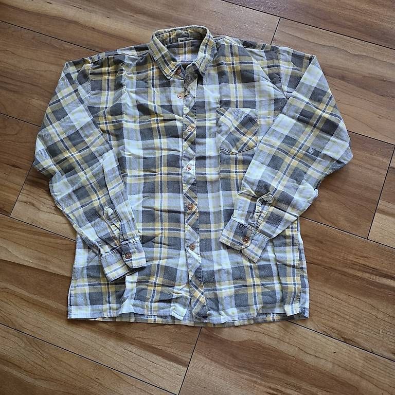 Chemises, T-shirts & Polos: Karriertes Hemd Gr. 176 – D'occasion à Reichenbach i. K. par likki07