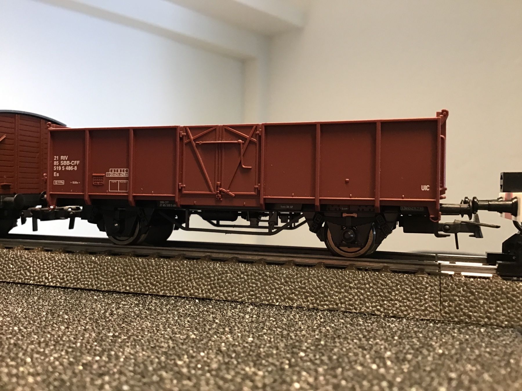 Roco Modellini di ferrovie: 3XROCO WAGEN WECHSELSTROM – Usato da Männedorf venduto da Modelle-aller-Art 3