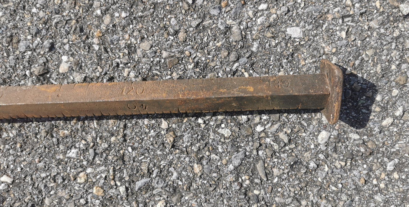 Bilance e pesi: Antike Waage mit Gewichts-Stein, mit div. Eichungs-Stempel – Usato da Vielbringen Worb venduto da Isch-0u-guet 3