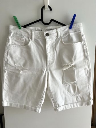 Short relaxed W34