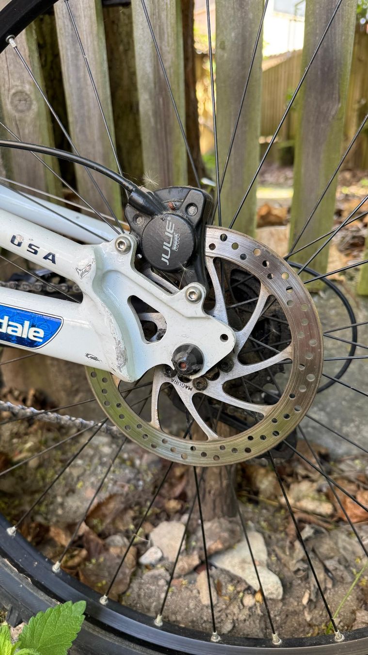 Cannondale Biciclette: Cannondale Jekyll 700 – Vintage Fully, Fox Float Dämpfer – Usato da Zürich venduto da morubh 2