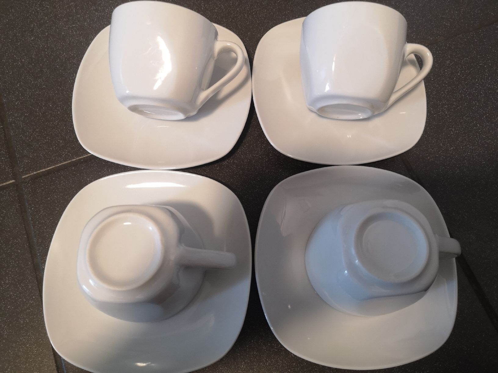 Set di piatti: wunderschöne Kaffeetassen mit Untertassen – Nuovo (secondo la descrizione) da Dietikon venduto da aro_mr6l 3