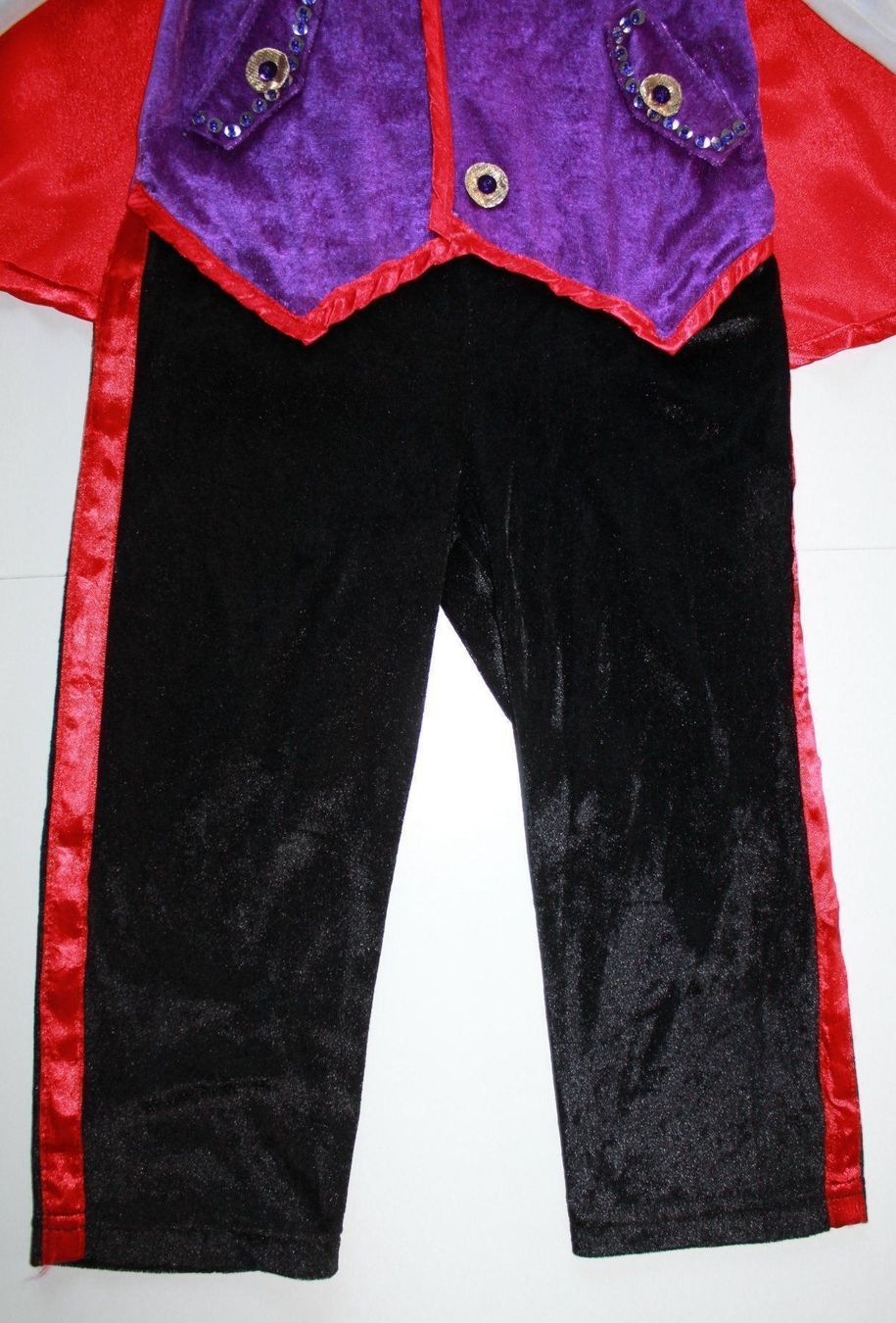 Costumi: Costume Dracula t. 2 - 3 ans – Usato da Peseux venduto da Gilloss 4