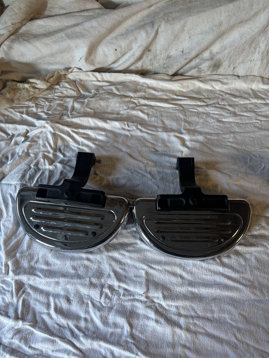 Harley-Davidson Tutti i ricambio per moto: Harley Davidson Trittbretter – Usato da Schötz venduto da Harley35 1