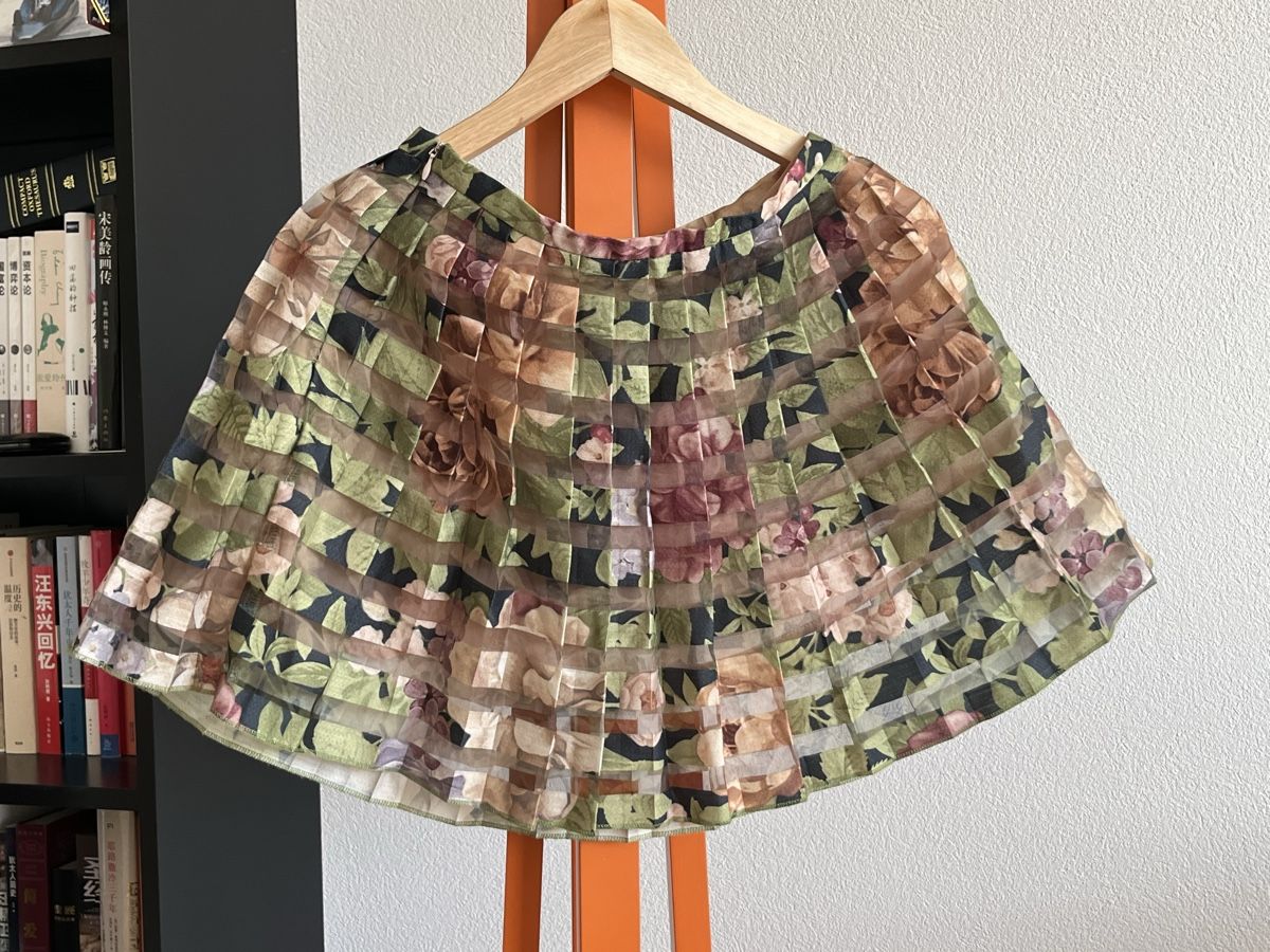 Zara Gonne: Zara Basic Floral Pleated Mini Skirt Size S – Nuovo (secondo la descrizione) da Gümligen venduto da caron__ 1