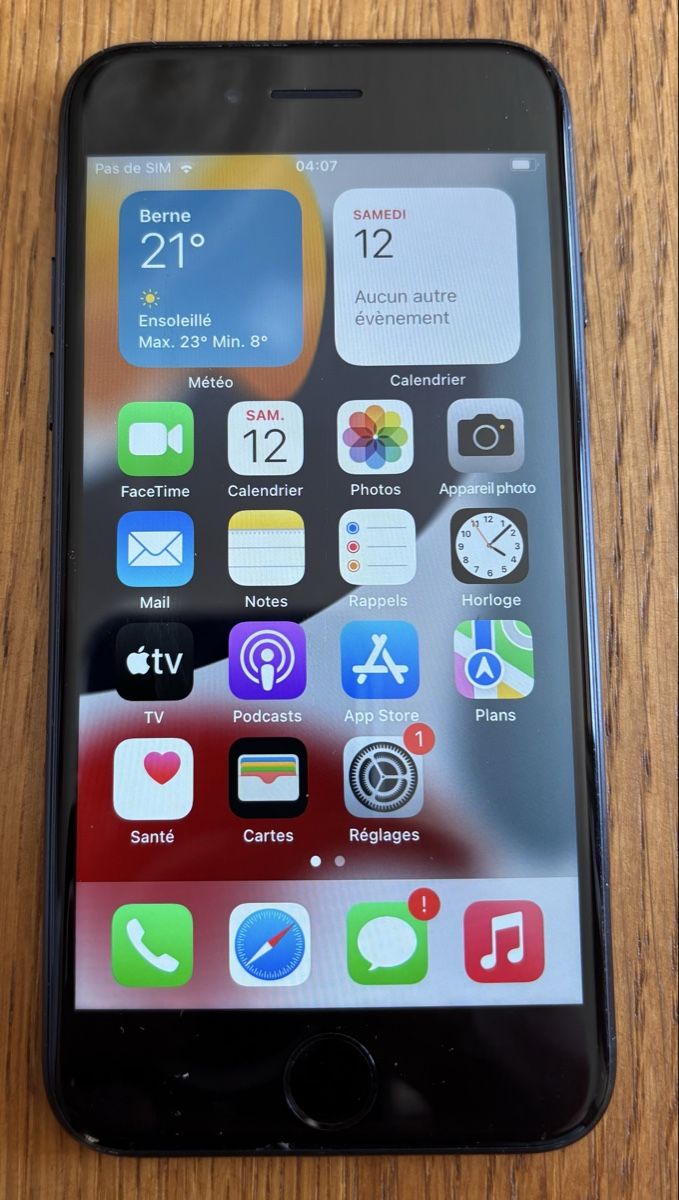 Apple Telefoni cellulari / Smartphones: Apple iPhone 7 noir 32 Go – Usato da St-Sulpice VD venduto da Rerardd