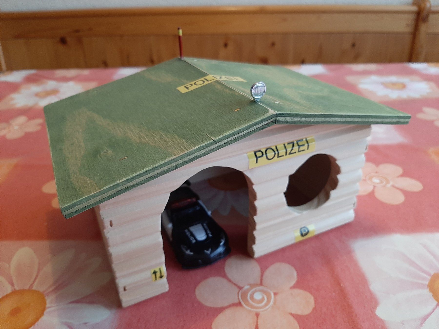 Siku Giocattoli: Polizeistation Haus mit Siku Polizeiauto – Nuovo (secondo la descrizione) da Strengelbach venduto da Wedi73 4