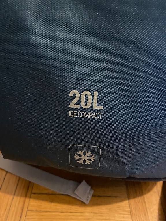 Zaini: Sac à dos thermique QUECHUA, neuf – Usato da Genève venduto da Fencer3_914 1