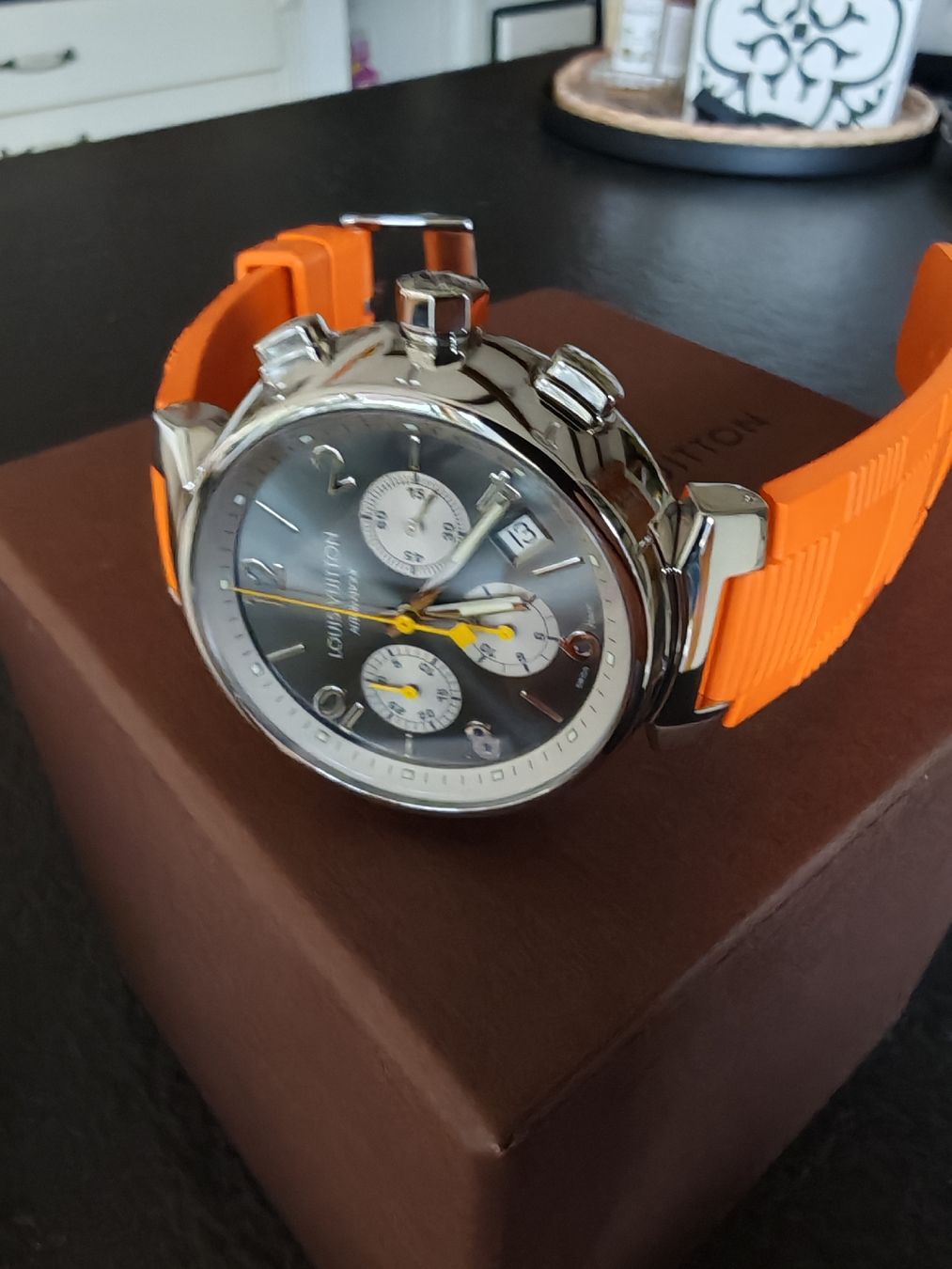 Louis Vuitton Orologi: Louis Vuitton Auto. Tambour Chrono Full Set – Usato da TROISTORRENTS venduto da winwin63 2
