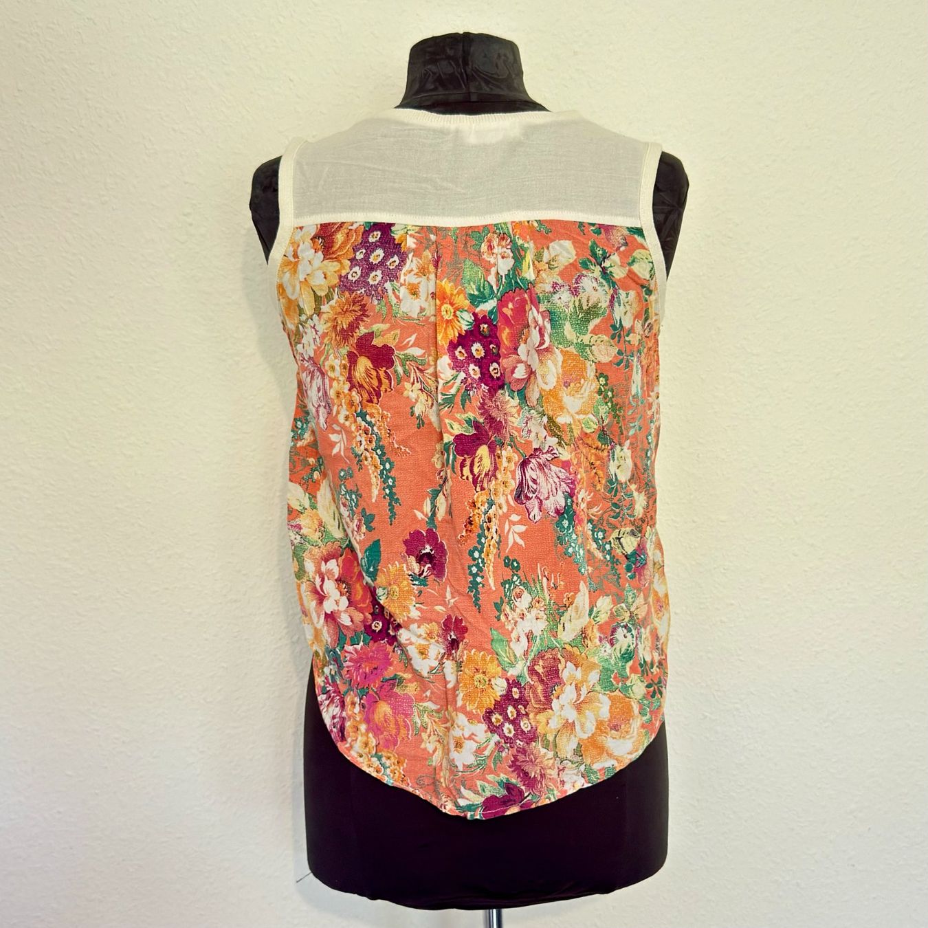 Zara Top: Top crop tropical Zara Collection W&B – Usato da Thônex venduto da Suisse.Shopping 5
