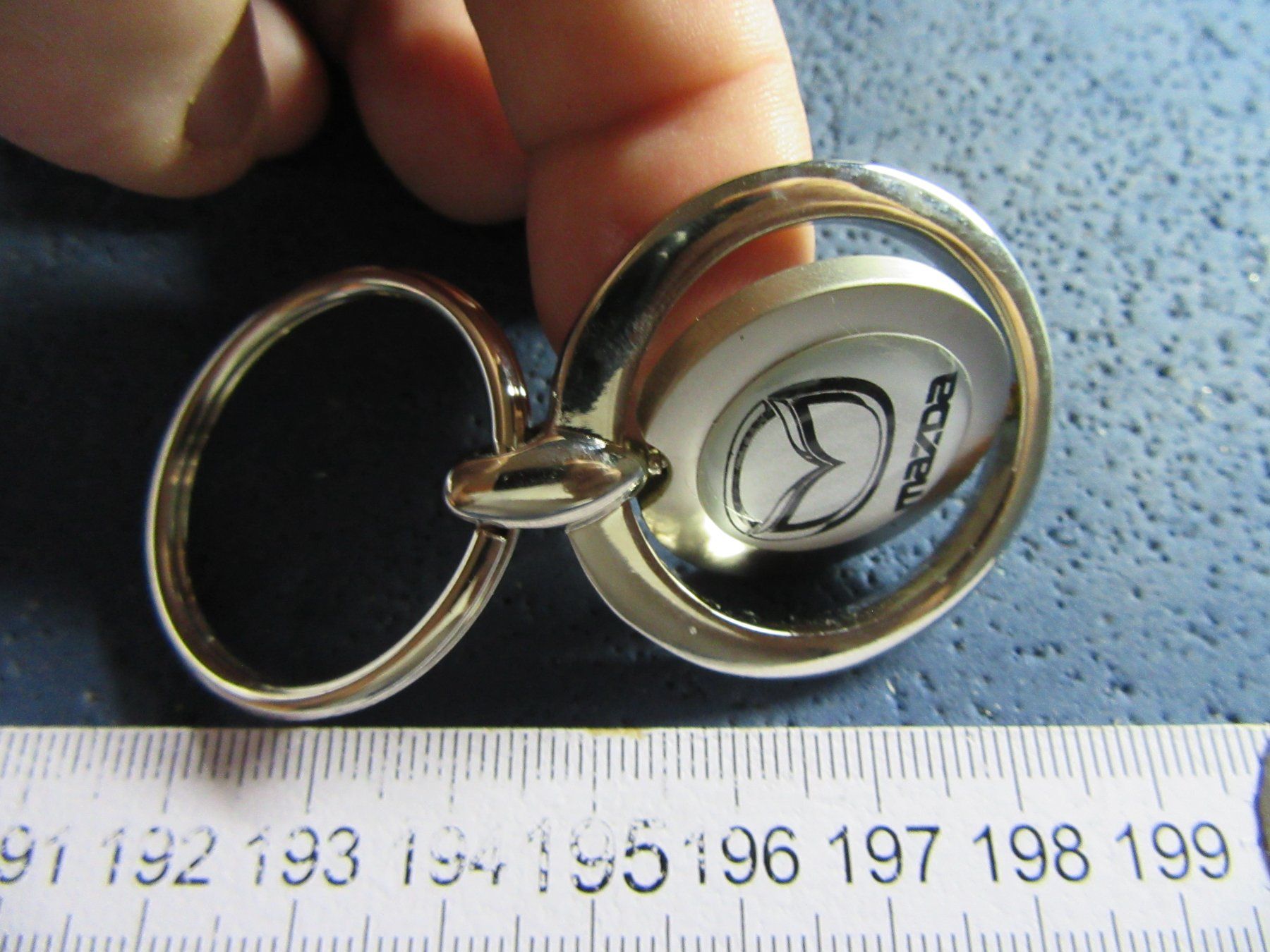 Mazda Portachiavi: MAZDA AUTO LOGO SCHLÜSSELANHÄNGER1 "TRÜLLI" CHROMIC – Usato da Ettingen venduto da Hausi4711 2