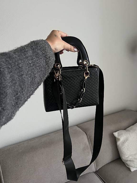 Borse da donna: Tasche Handtasche Schwarz – Usato da Kloten venduto da Nelx_YZ5 1