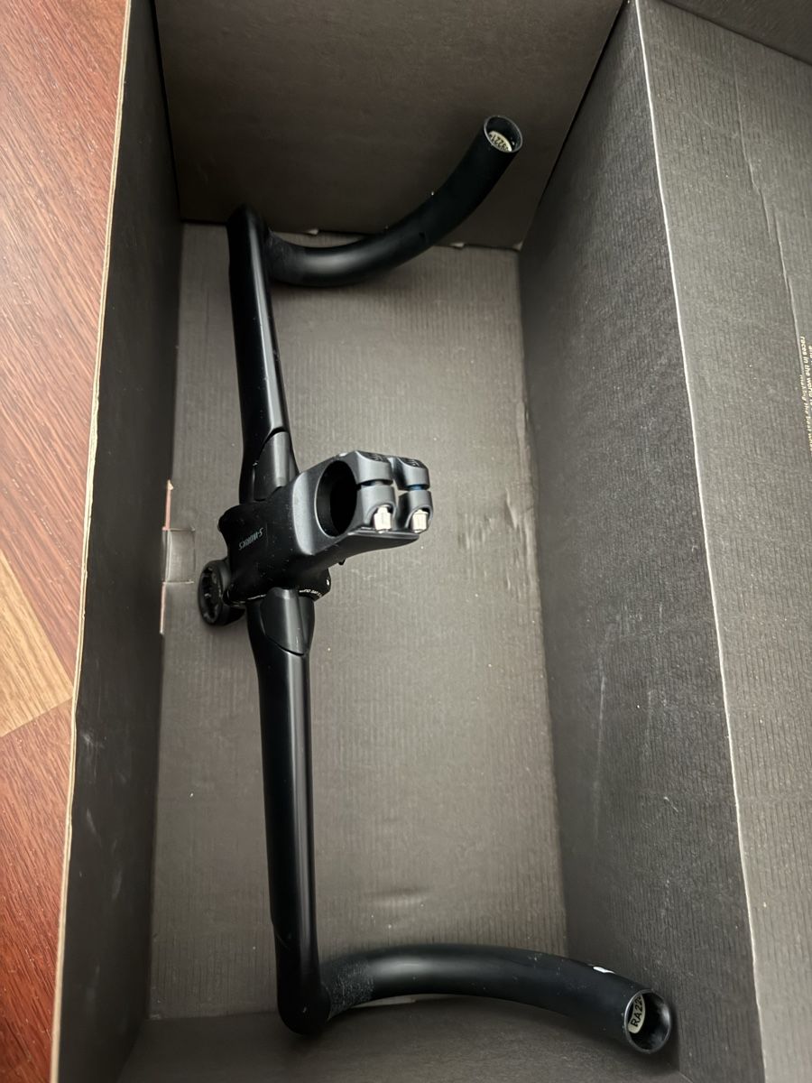 Specialized Pièces détachées: Roval Rapide Carbon Cockpit 420mm x 90mm  – D'occasion à Lausanne par Nat_Sha 2