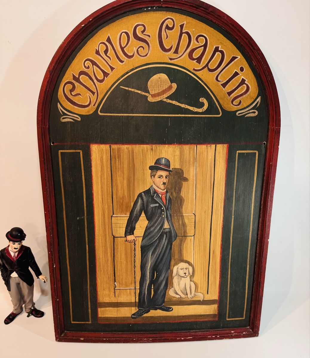 Handgemaltes Charles Chaplin Holzschild – inkl. Figur (Gebraucht) in ...