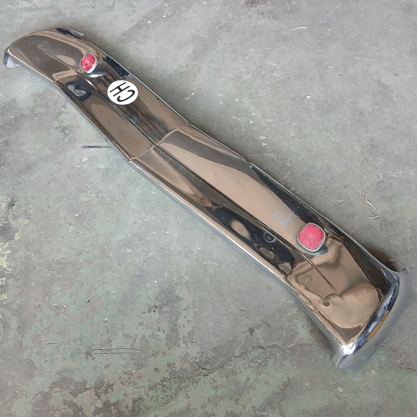 Buick Tutti pezzi di ricambio auto: Pare-chocs arrière Buick Riviera 66 – Usato da la heutte venduto da Auto-stock