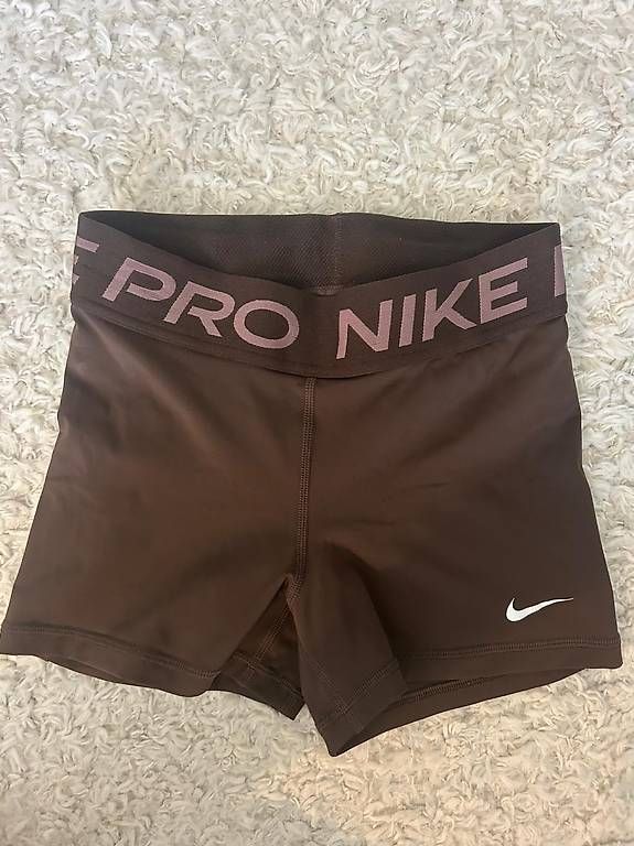 Pantaloni: Nike Pro Shorts in Braun – Usato da Nürensdorf venduto da pgiuga