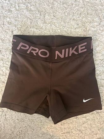 Nike Pro Shorts in Braun