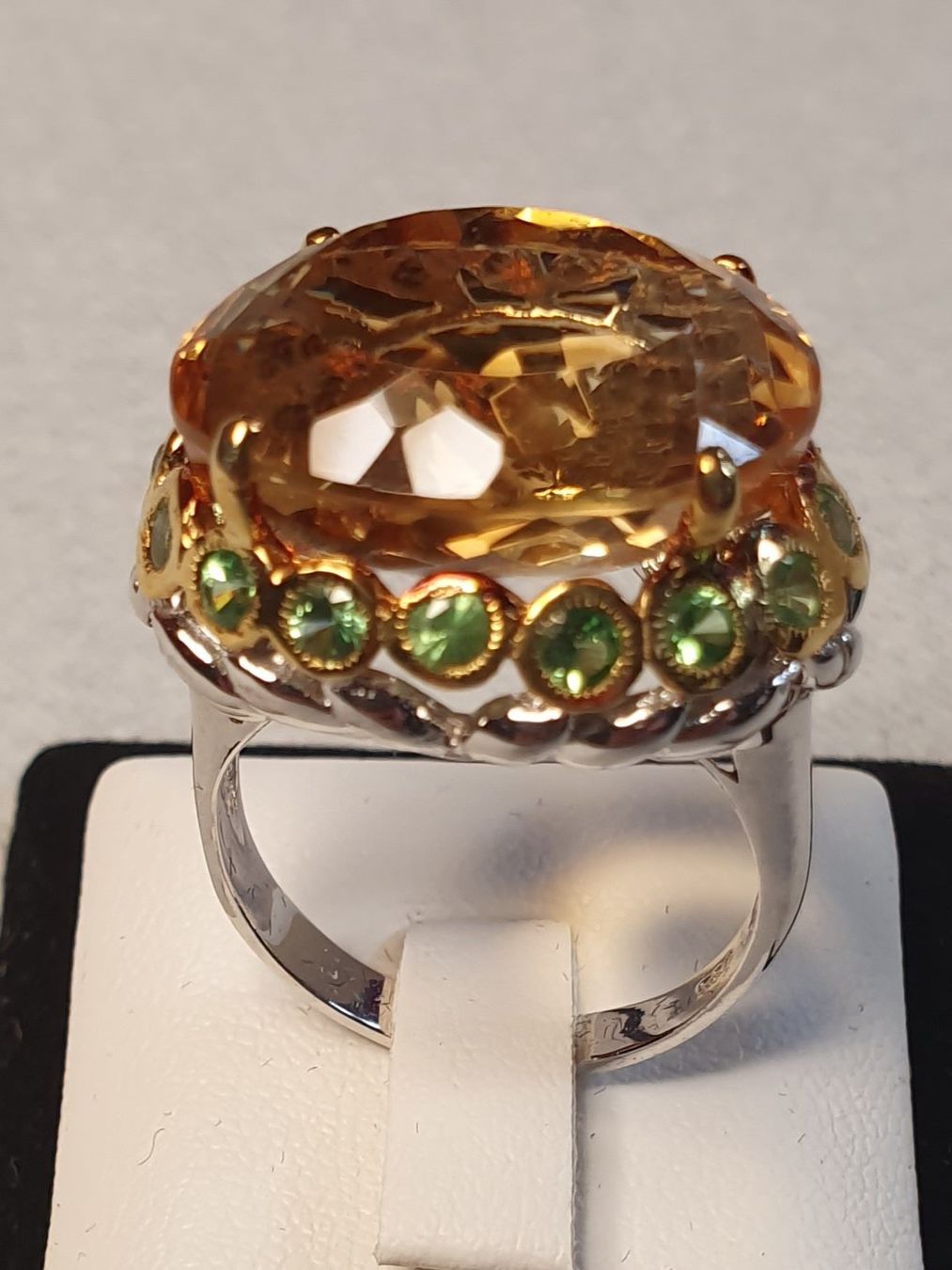 Anelli: Ring mit grossem Citrin und Peridots Grösse 58 – Nuovo (secondo la descrizione) da Zürich venduto da benedikt12 3