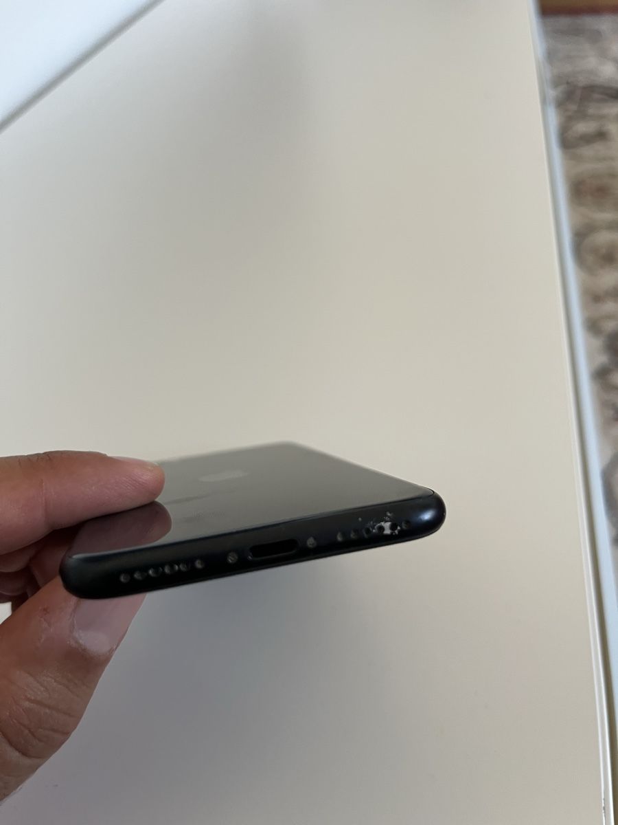 Apple Portables: iphone se 3gnration  – D'occasion à Courtepin par asm_nm6k 1