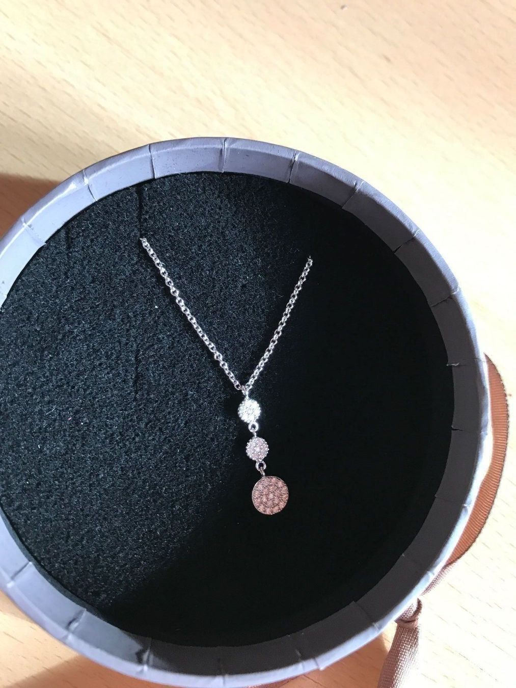 Ketten: Weissgold collier mit Anhänger 18K – Neu und originalverpackt aus Pieterlen von Ksenia3003