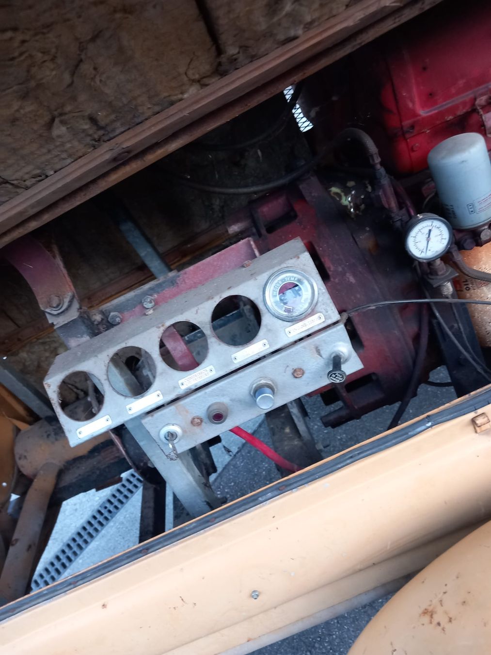 Deutz Motori: Deutz F6l912 – Usato da Recherswil venduto da Deutzd8006Fahrer 3