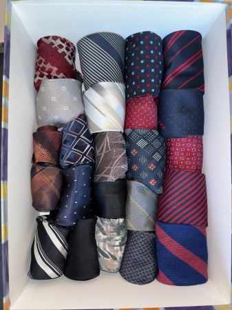 Lot de 23 cravates – Dior, soie, vintage & classiques
