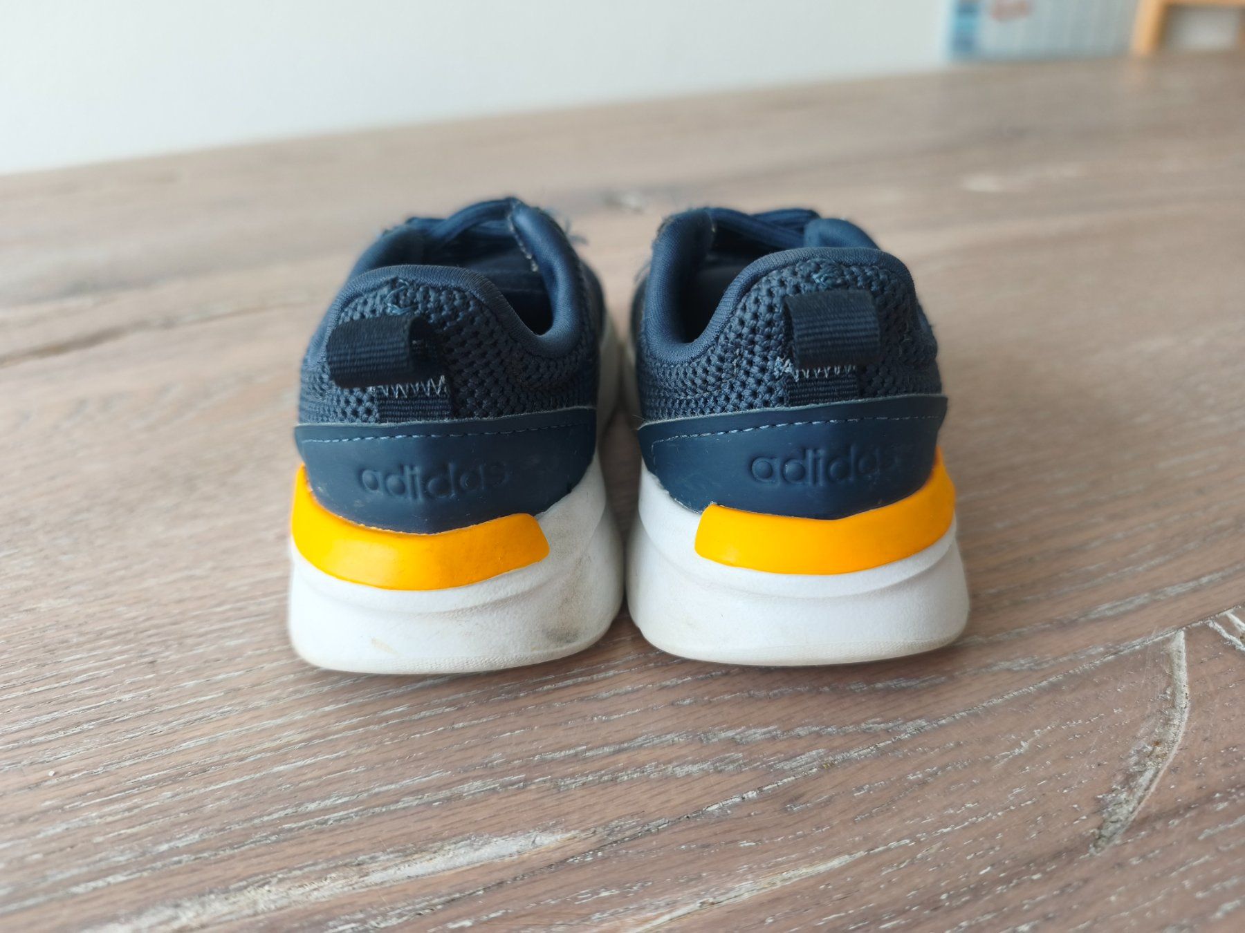 Adidas Chaussures garçon: Adidas Kinder-Sneaker Gr. 24 – D'occasion à Niederwangen BE par Alexma.90 3