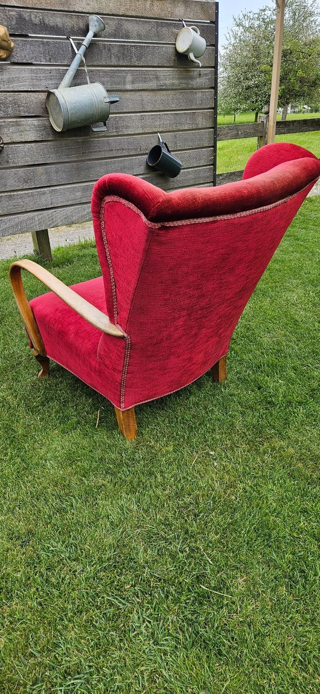 Poltrone: Roter Ohrensessel im Vintage-Stil – Usato da ZIHLSCHLACHT venduto da Raja9 2