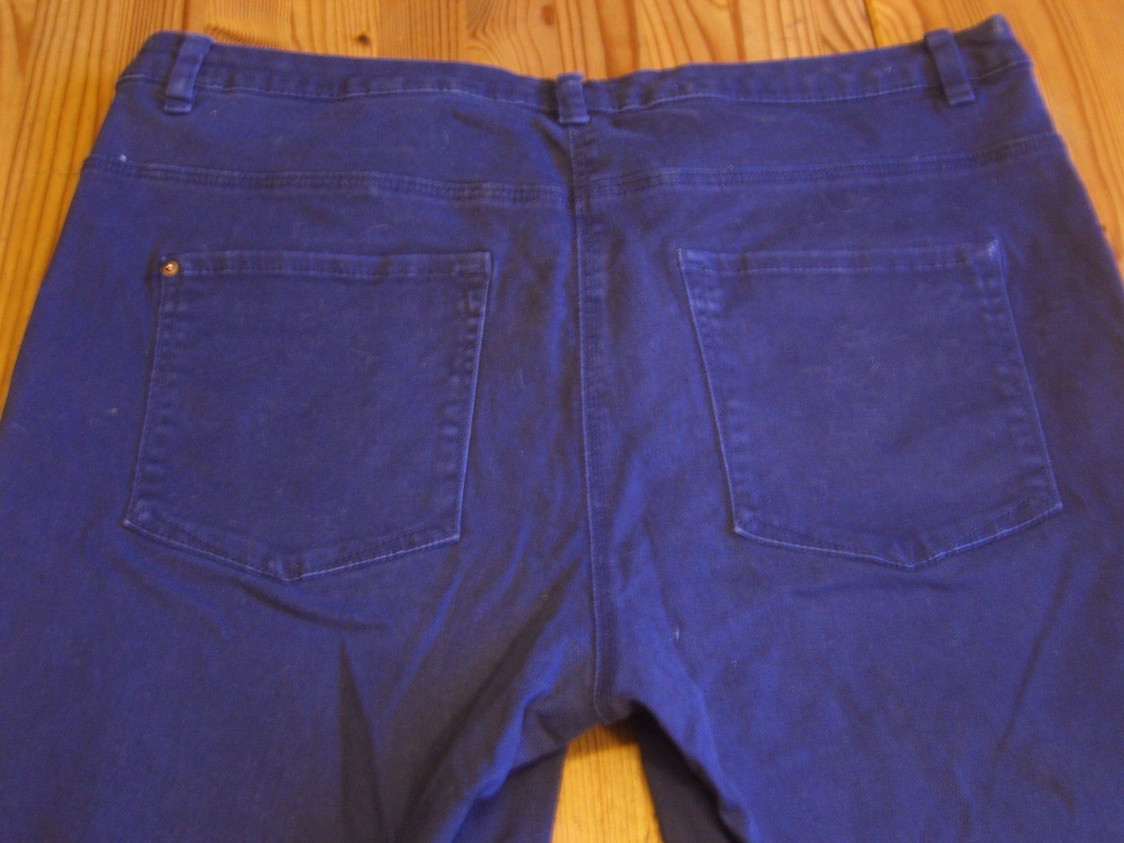 Jeans: schöne, enge, elastische Jeans, H&M, blau, Gr. 42 – Gebraucht aus Winterthur von Ghandi5 4
